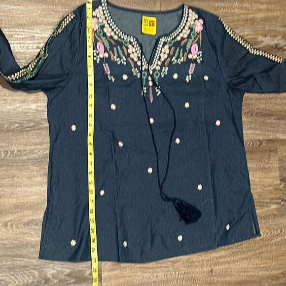 Maya Inka chambray embroidered top L boho artisan crafted - Picture 9 of 10